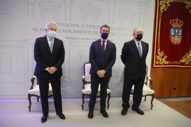 Unha exposición repasa os 40 anos de historia do Parlamento de Galicia